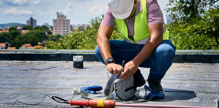 Teste de estanqueidade na construção