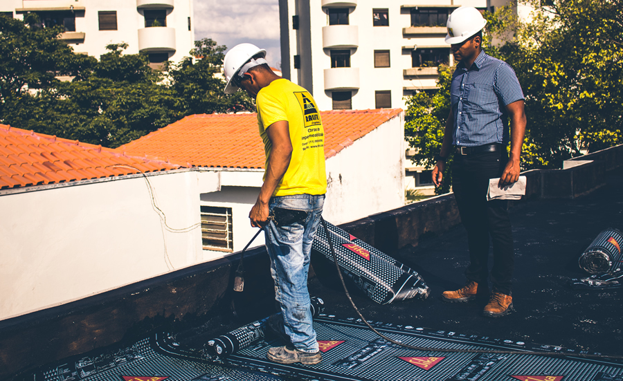 Para um maior conhecimento sobre a impermeabilização, existem normas técnicas da ABNT que deverão ser atendidas para garantir a estanqueidade das partes construtivas, bem como a salubridade, segurança e conforto do usuário.