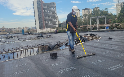 Teste de estanqueidade em borracha líquida impermeabilizante